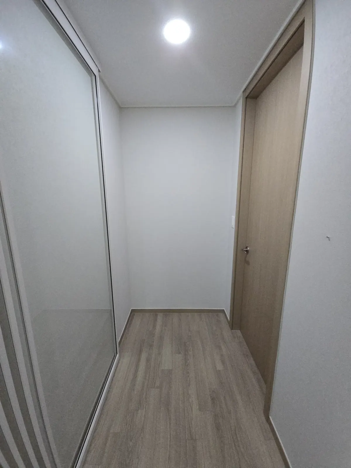 아파트신발장리폼 사례 시공 전 모습